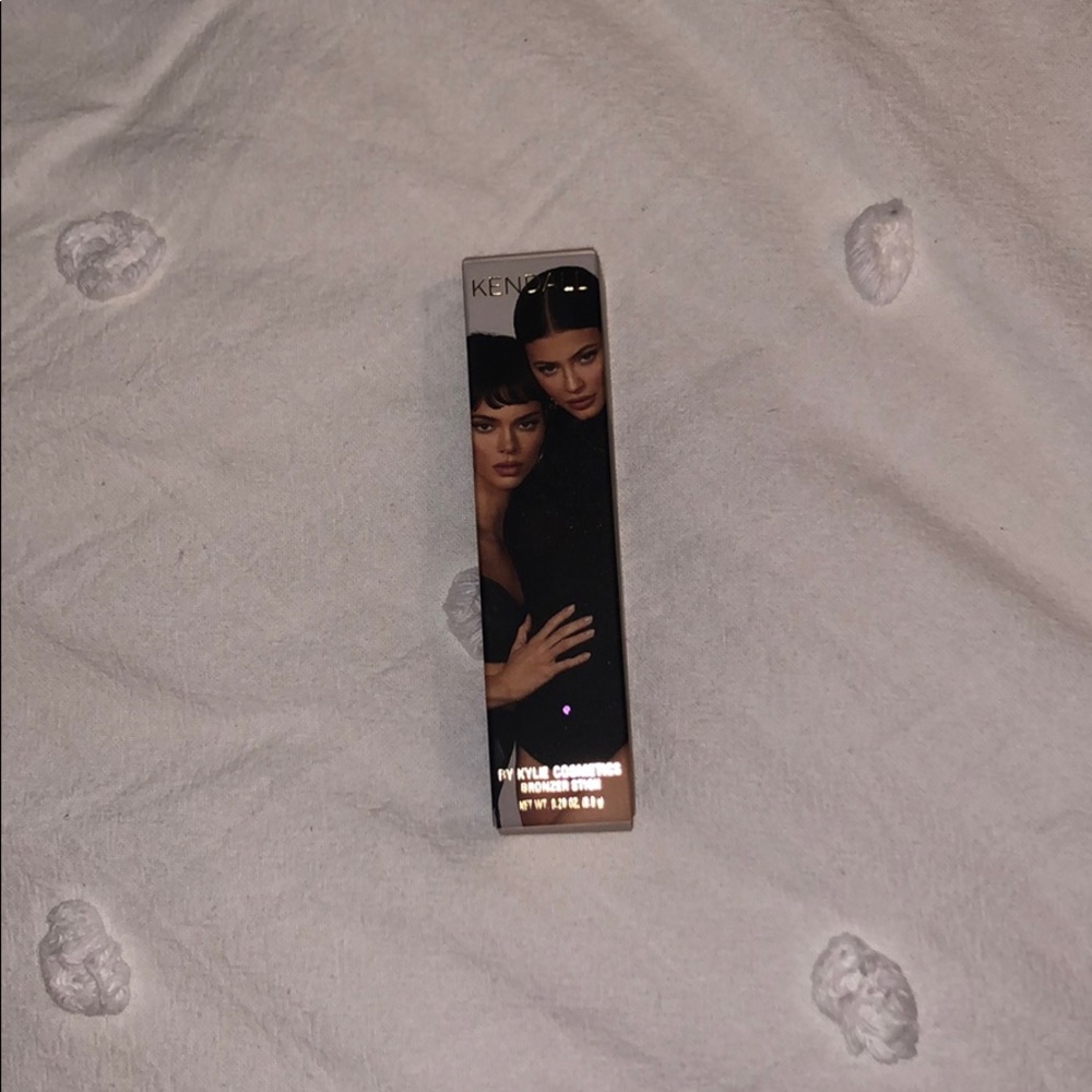 Kendall x Kylie bronzing stick